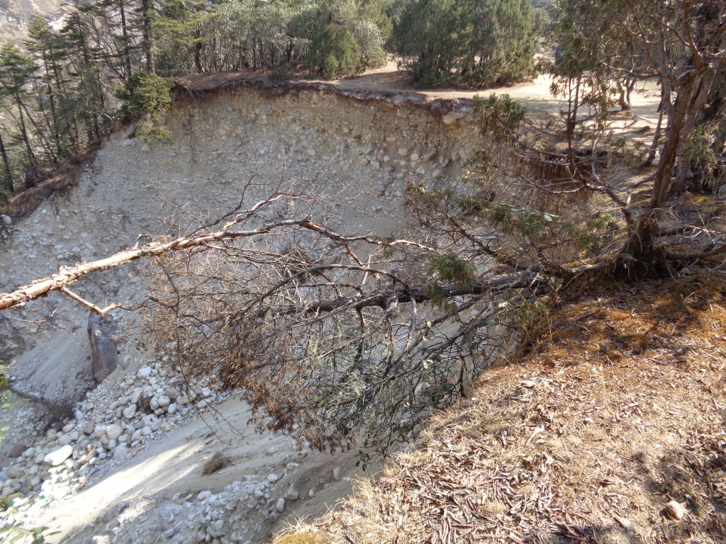 Another Landslide area close to Tengbouche